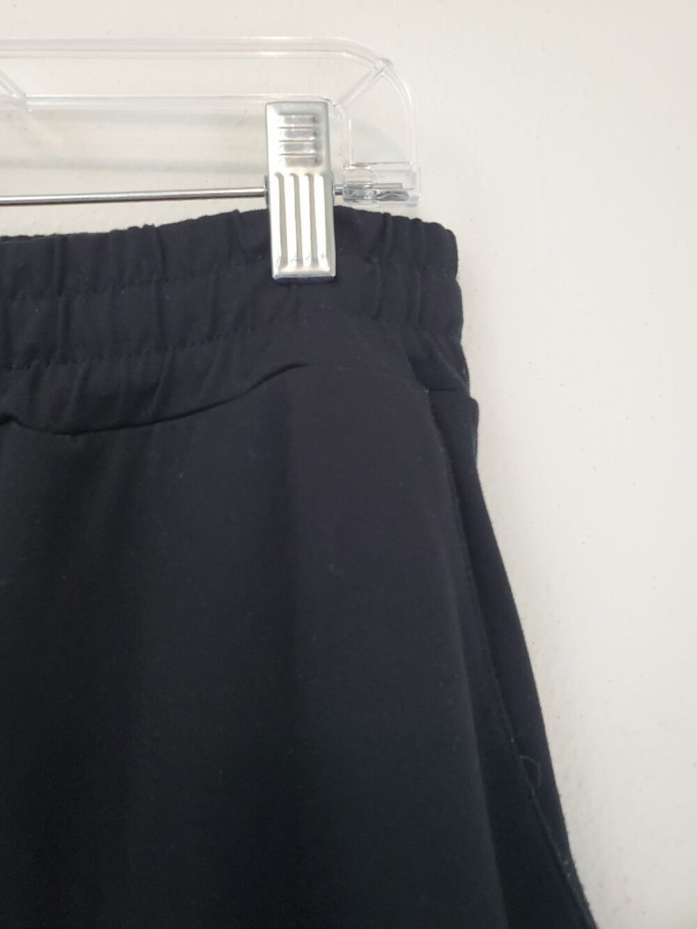 Vuori Performance Jogger in black, pull on with drawstring - Picture 2 of 12